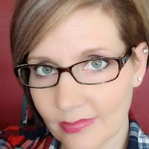 Meet your Posher, Alandra